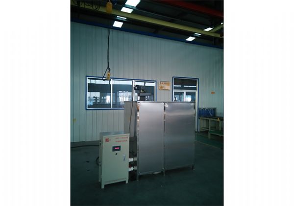 汽車(chē)零部件生產(chǎn)用超聲波清洗機(jī)